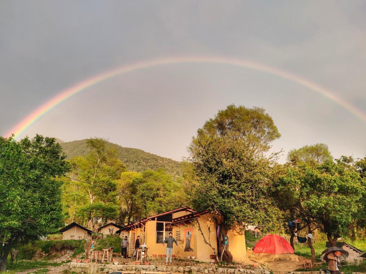 Monkey Mud House And Camps, Bir Hostel Exterior photo