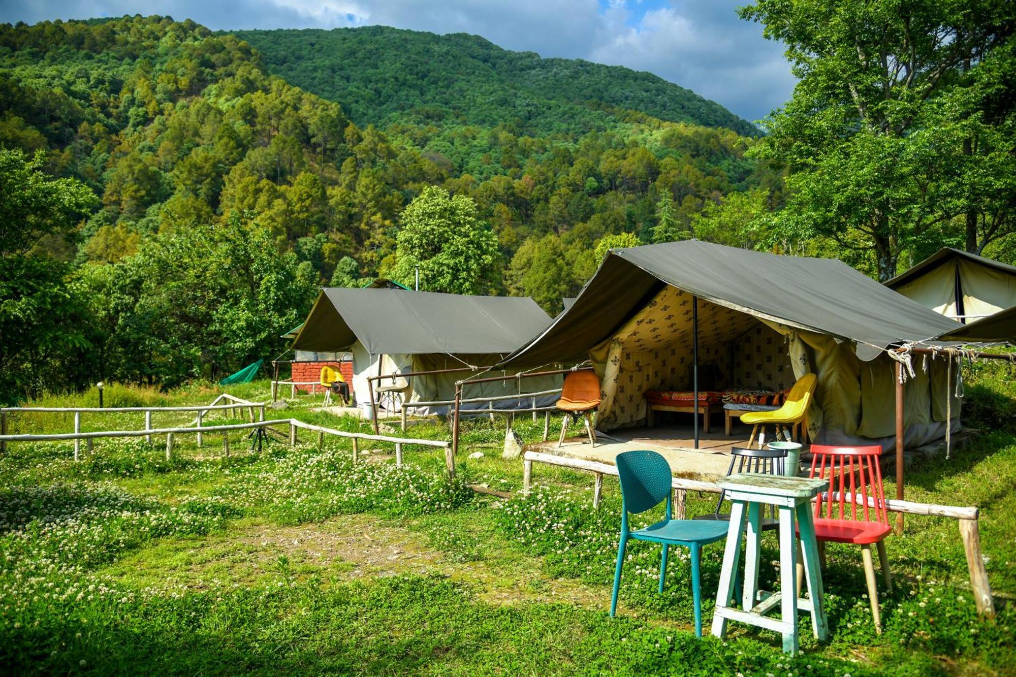 Monkey Mud House And Camps, Bir Hostel Exterior photo