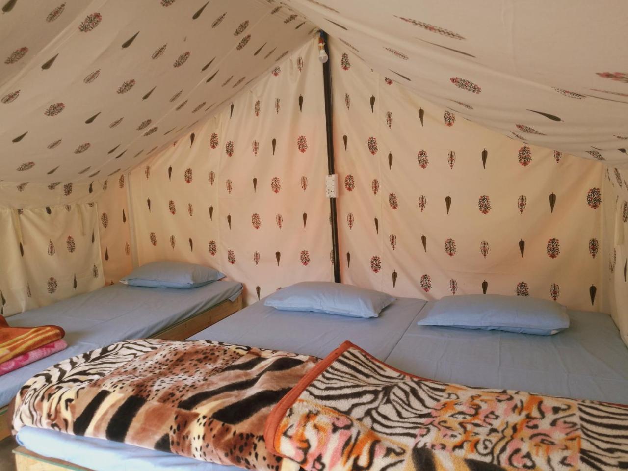 Monkey Mud House And Camps, Bir Hostel Exterior photo